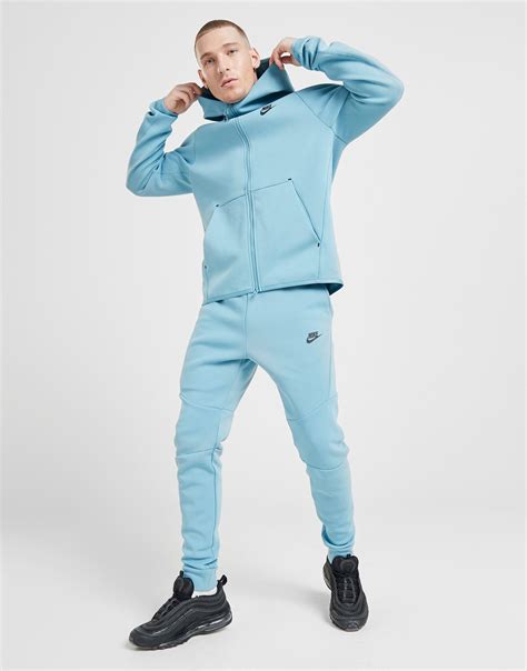 nike tech fleece jogging suit